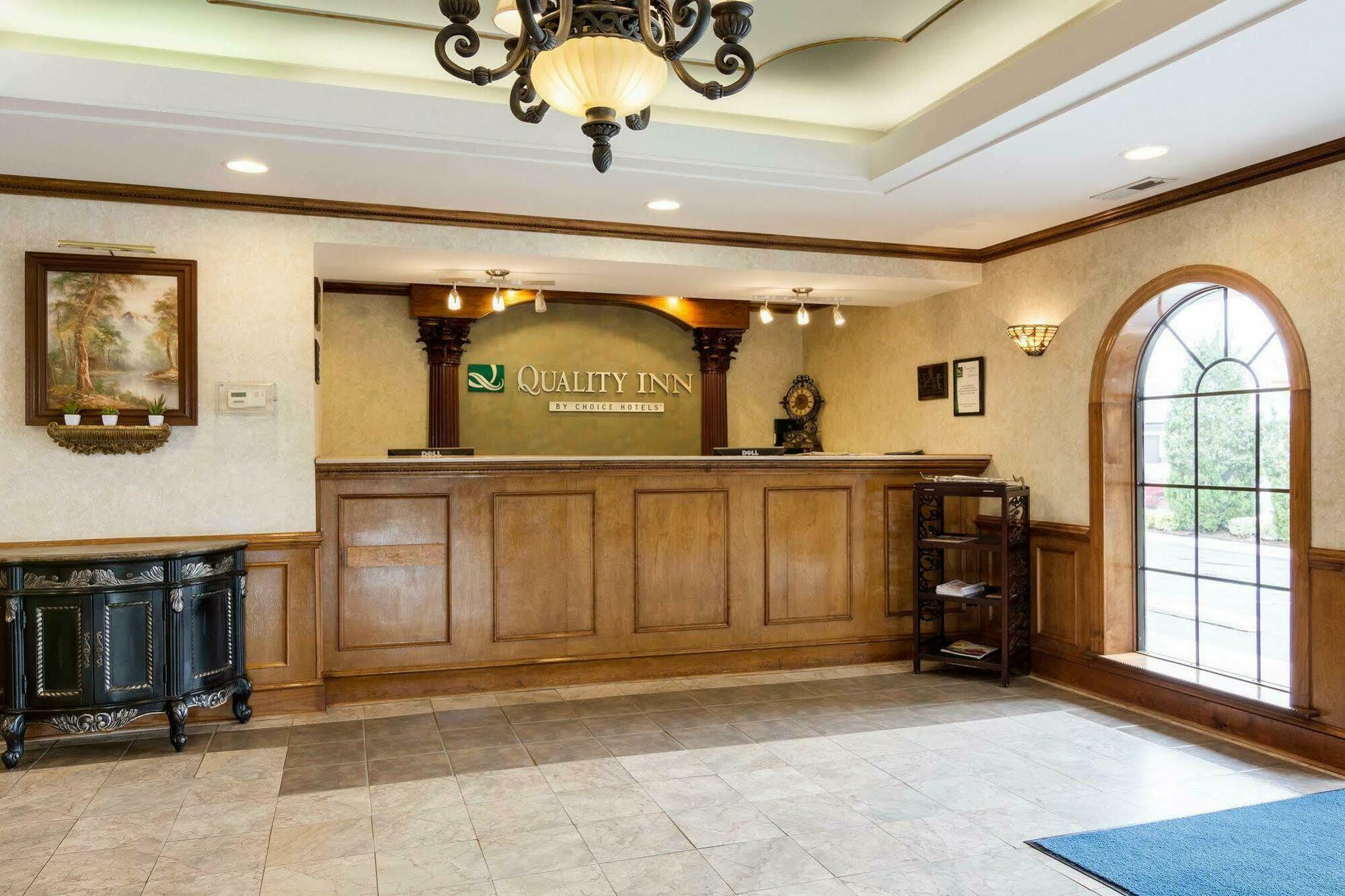 Quality Inn South Hill I-85 Eksteriør billede